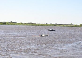 Rio Paraguai mantém nível normal, mas começa a baixar em MS Rio Paraguai mantém nível normal, mas começa a baixar em MS