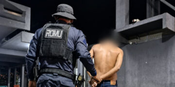 Idosa deixa casa após ser ameaçada com faca pelo próprio filho em Corumbá