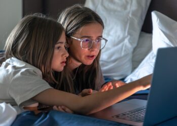 Seu filho mudou? 7 sinais de que algo pode estar acontecendo no mundo digital Seu filho mudou? 7 sinais de que algo pode estar acontecendo no mundo digital