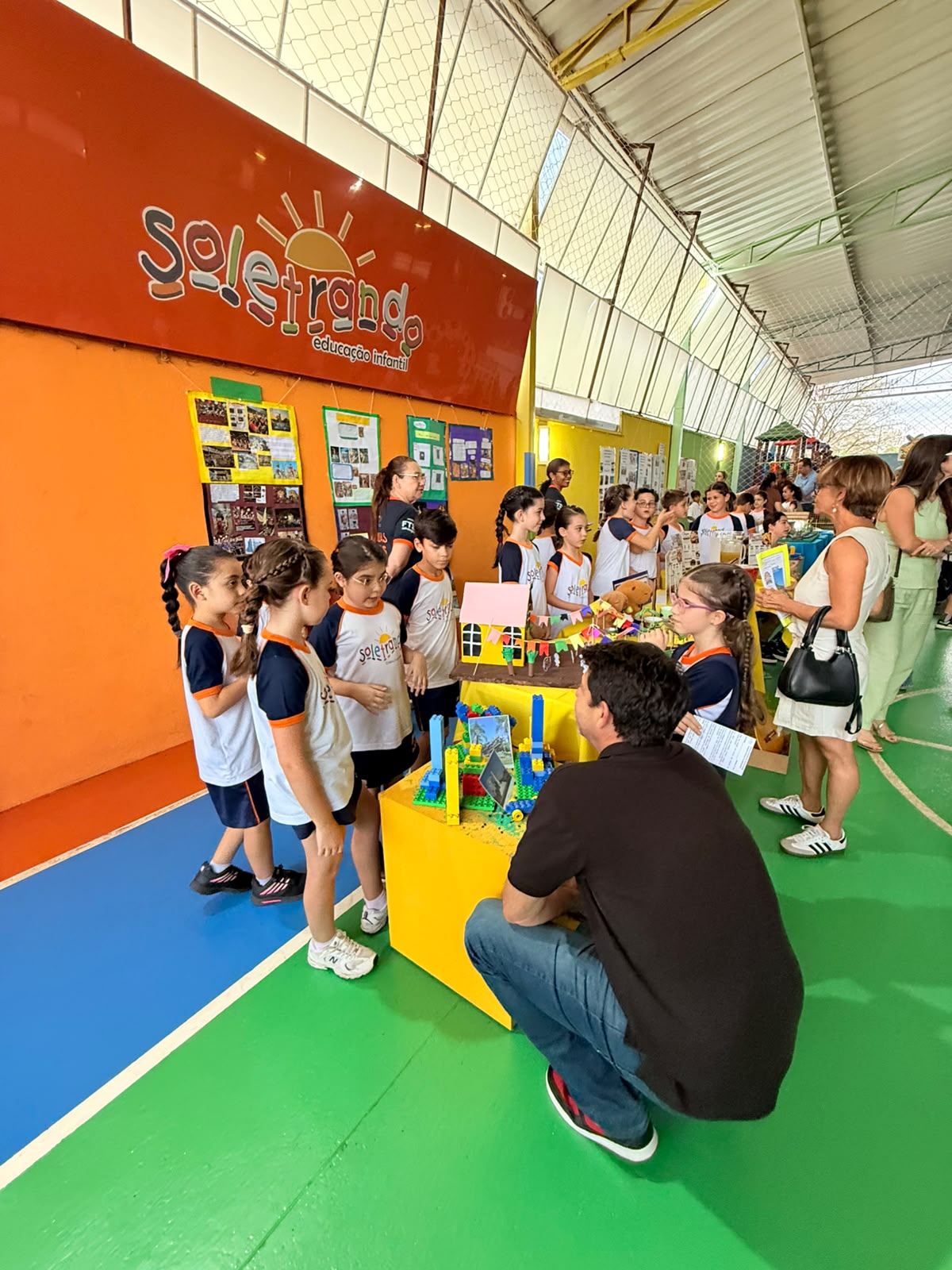 Mostra pedagógica transforma aniversário de Campo Grande em aula para crianças