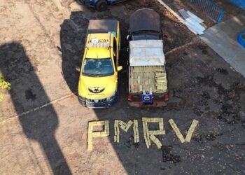 Hilux roubada no Paraguai é encontrada com 1,25 tonelada de maconha em rodovia Hilux roubada no Paraguai é encontrada com 1,25 tonelada de maconha em rodovia