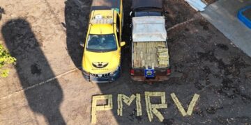 Hilux roubada no Paraguai é encontrada com 1,25 tonelada de maconha em rodovia