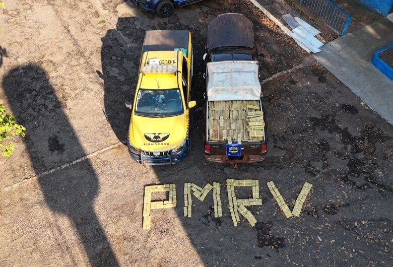 Hilux roubada no Paraguai é encontrada com 1,25 tonelada de maconha em rodovia