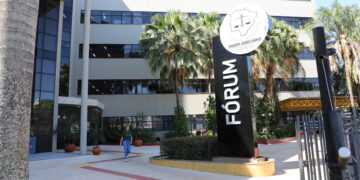 Homem é condenado a pagar R$ 16 mil após agredir idoso em briga de trânsito