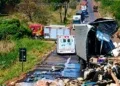 Dois caminhoneiros morrem após batida de frente entre carretas na BR-158