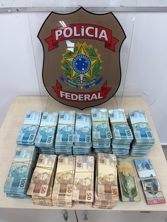 Mulher é presa com R$ 800 mil em dinheiro vivo na fronteira
