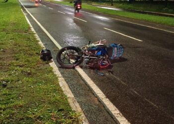 Pedestre tem perna amputada após ser atingido por moto próximo à rodoviária Pedestre tem perna amputada após ser atingido por moto próximo à rodoviária