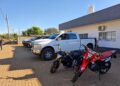 Polícia apreende revólver municiado e três veículos durante opração Polícia apreende revólver municiado e três veículos durante opração