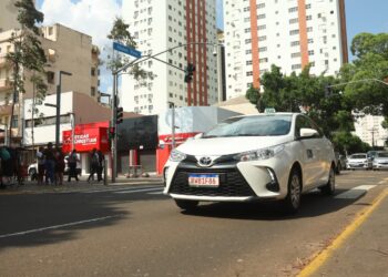 Capital moderniza frota de táxis com serviço executivo Capital moderniza frota de táxis com serviço executivo