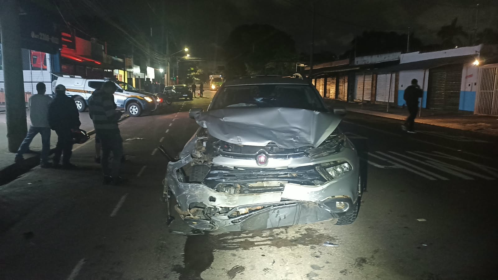 Motorista bêbado bate em três veículos e acaba preso em Campo Grande