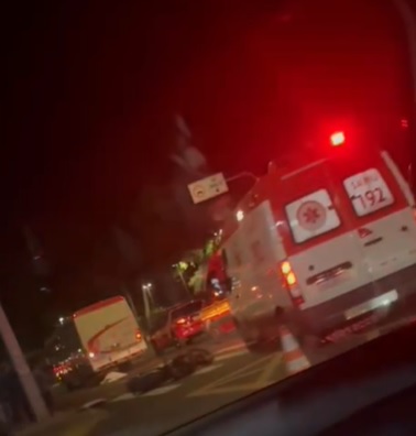 Adolescente de 17 anos morre após acidente entre moto e ônibus no Centro