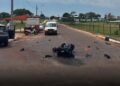 Motociclista de 18 anos morre após bater contra carro durante conversão Motociclista de 18 anos morre após bater contra carro durante conversão