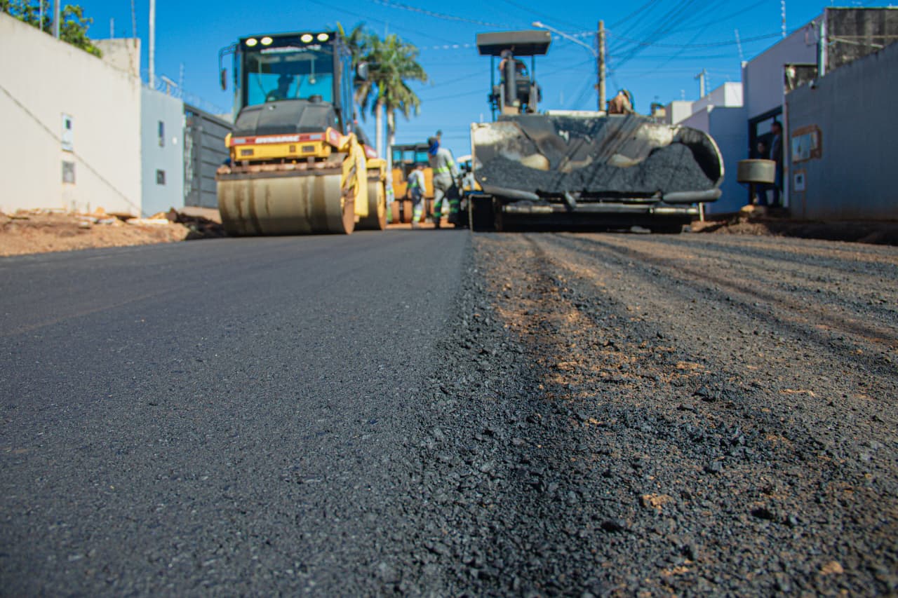 Prefeitura assina obras de pavimentação em cinco regiões de Campo Grande