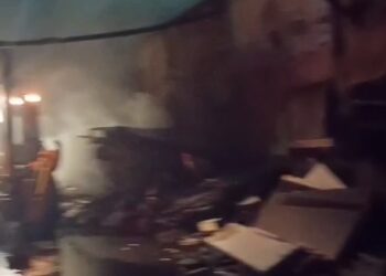 Incêndio destrói marcenaria durante a noite em Campo Grande