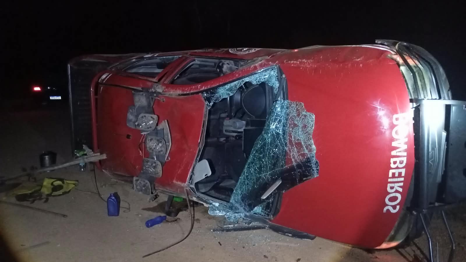 Viatura dos Bombeiros tomba durante deslocamento para incêndio em fazenda