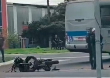 Motociclista morre ao bater em Saveiro na Gury Marques Motociclista morre ao bater em Saveiro na Gury Marques