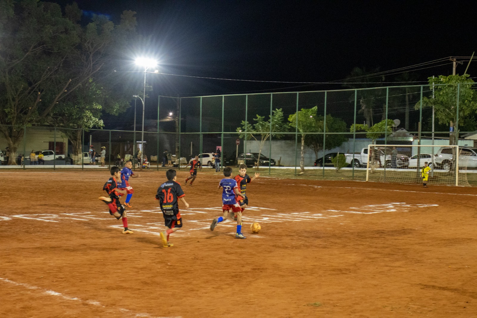 Campo da Homex ganha nova iluminação nesta quinta