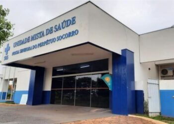 Mulher fica ferida após ser atacada com golpes de faca durante discussão Mulher fica ferida após ser atacada com golpes de faca durante discussão