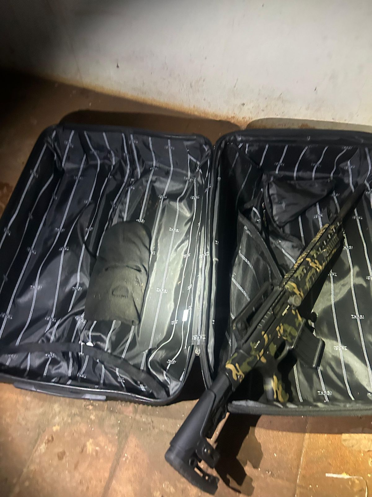 ‘Sagaz’, apontado como envolvido em homicídio, aponta arma para militares e morre em confronto