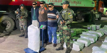 Mais de 355 quilos de maconha são apreendidos em caminhão-tanque na Bolívia