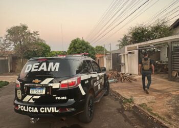 Homem é preso suspeito de estuprar três filhas e importunar duas sobrinhas Homem é preso suspeito de estuprar três filhas e importunar duas sobrinhas