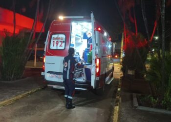 Alice Tenebrosa é esfaqueada nas costas após confusão no interior de MS Alice Tenebrosa é esfaqueada nas costas após confusão no interior de MS