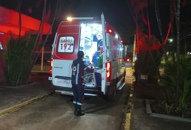 Alice Tenebrosa é esfaqueada nas costas após confusão no interior de MS