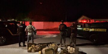 PF apreende 101 quilos de maconha e prende quatro
