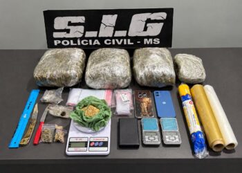 Homem é preso com mais de 3,5 kg de drogas e material para venda