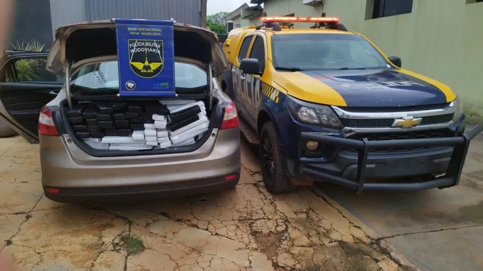 Carga de 701 quilos de maconha é apreendida durante abordagem