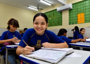 Escola municipal promove alfabetização por meio do brincar Escola municipal promove alfabetização por meio do brincar