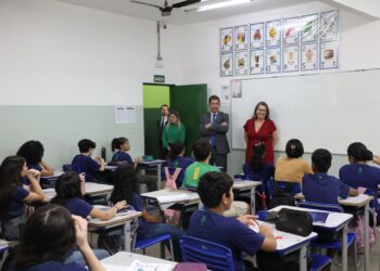 Presos ajudam na reforma de escola estadual em Campo Grande Presos ajudam na reforma de escola estadual em Campo Grande