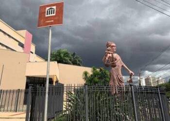 Prima de jornalista morta em feminicídio participa ou tem audiência após sofrer violência doméstica Prima de jornalista morta em feminicídio participa ou tem audiência após sofrer violência doméstica