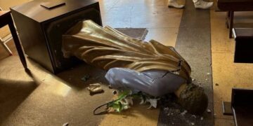 Imagem de São José é destruída dentro de igreja durante ato de vandalismo