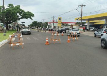 Obras alteram rotina de trânsito na Gunter Hans