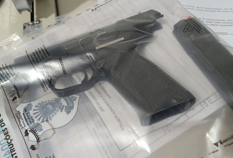 Homem é preso com pistola 9mm escondida sob colchão