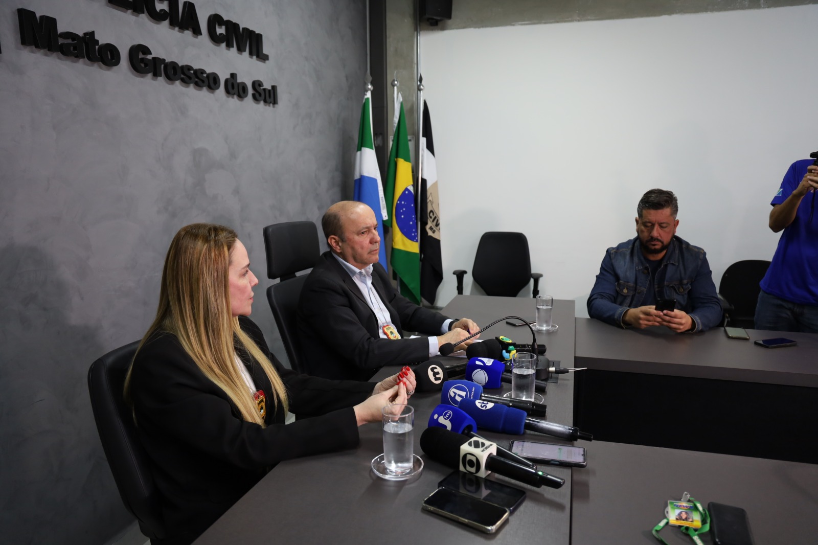 Por trás da tela, uma rede atraía, ameaçava e controlava adolescentes