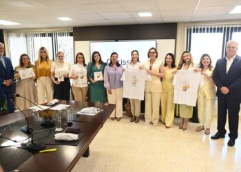 Projeto leva prevenção à violência contra a mulher para escolas Projeto leva prevenção à violência contra a mulher para escolas