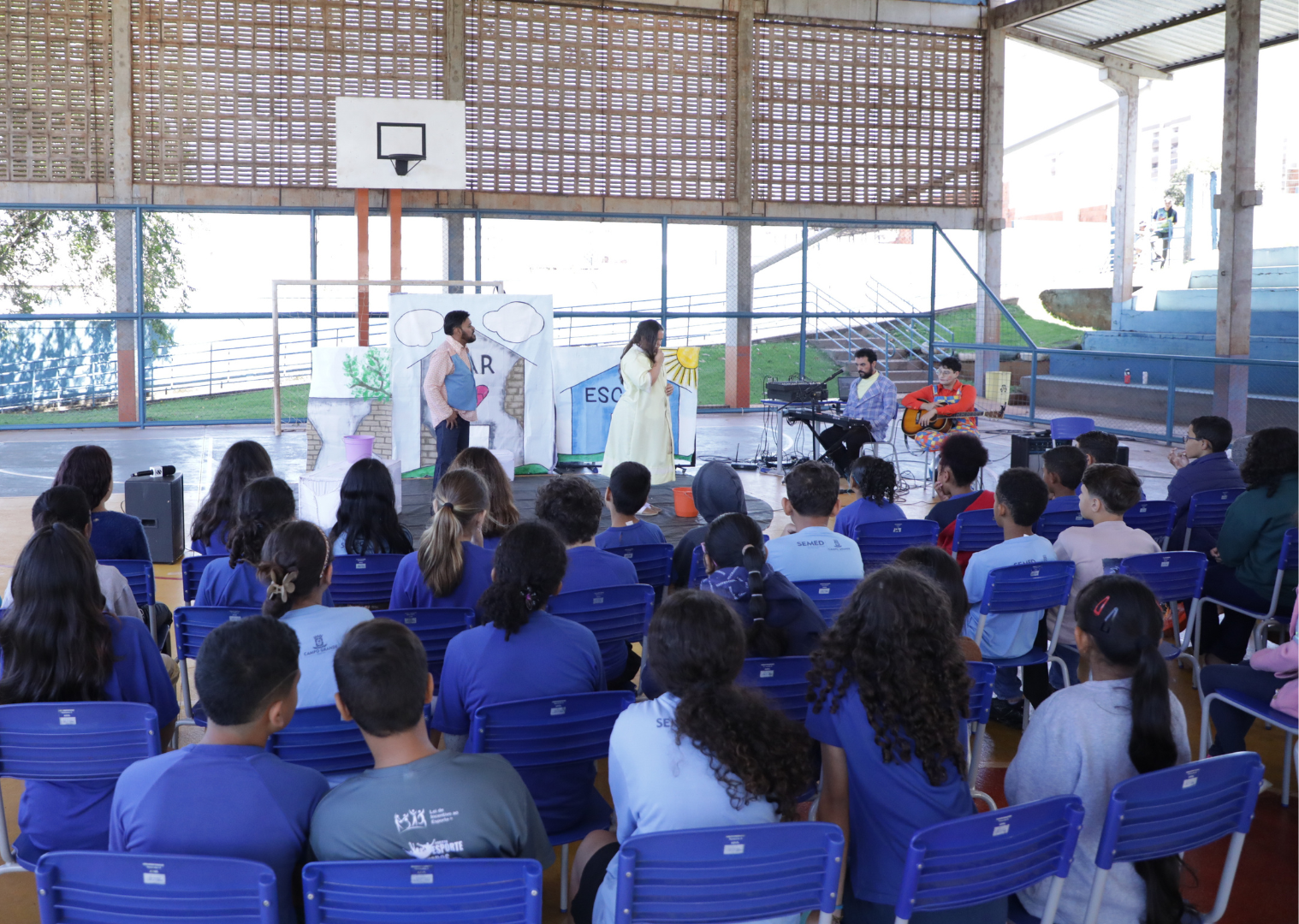 Teatro leva prevenção à violência doméstica para alunos de escolas públicas