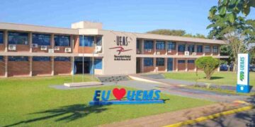 UEMS abre 360 vagas para refugiados e migrantes