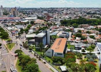 Indústria de MS paga R$ 7 bilhões em salários e já responde por 50% das novas vagas formais Indústria de MS paga R$ 7 bilhões em salários e já responde por 50% das novas vagas formais