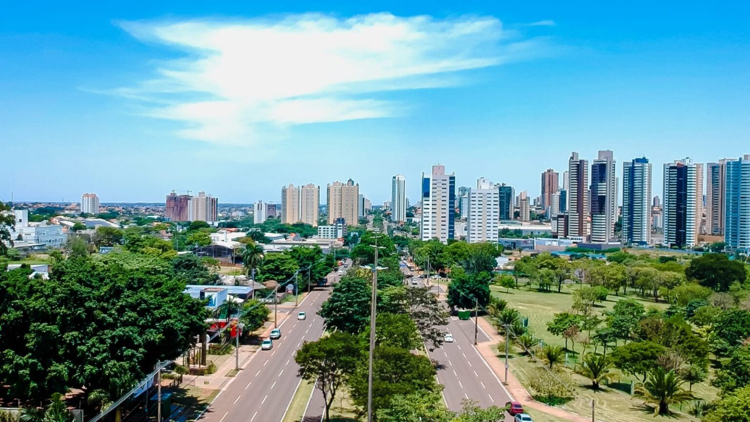 Sol predomina nesta terça em MS, mas tempo seco e rajadas de vento exigem atenção