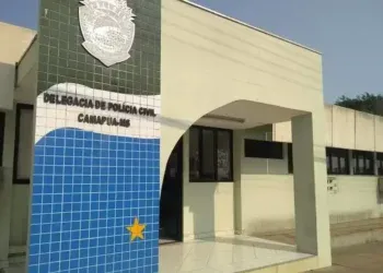 Briga entre duas mulheres após discussão termina com ida ao hospital e à delegacia Briga entre duas mulheres após discussão termina com ida ao hospital e à delegacia