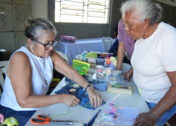 De hobby a fonte de renda: mãe atípica encontra no artesanato um caminho para empreender De hobby a fonte de renda: mãe atípica encontra no artesanato um caminho para empreender
