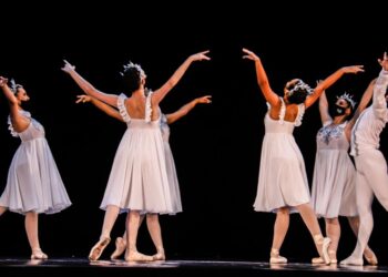 “Livro Encantado” estreia nesta terça-feira com apresentações de ballet “Livro Encantado” estreia nesta terça-feira com apresentações de ballet