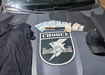 Homem é preso após assaltar farmácia e ameaçar funcionários com faca em Campo Grande