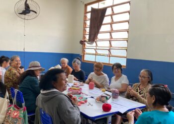 Entre fios e sonhos: curso de crochê fortalece mulheres no Estrela Dalva
