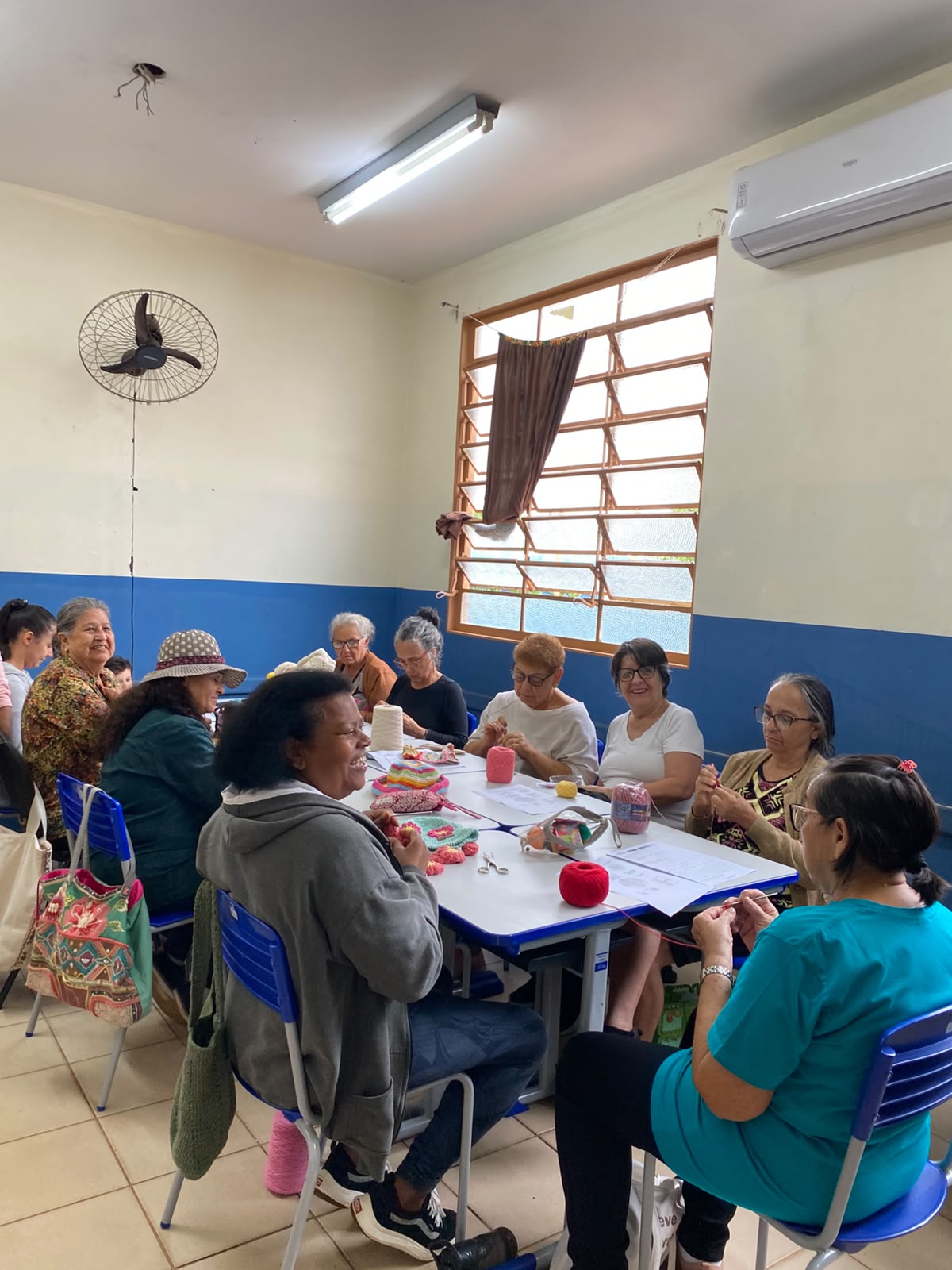 Entre fios e sonhos: curso de crochê fortalece mulheres no Estrela Dalva