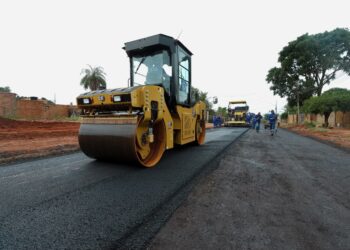 Obras de drenagem e asfalto impulsionam melhorias em 29 bairros Obras de drenagem e asfalto impulsionam melhorias em 29 bairros