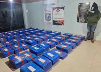 Perseguição na fronteira termina com apreensão de 1,5 tonelada de maconha no Paraguai Perseguição na fronteira termina com apreensão de 1,5 tonelada de maconha no Paraguai